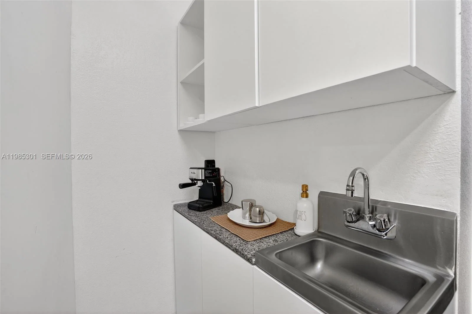 Established Beauty Salon with Loyal Clientele