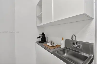 Established Beauty Salon with Loyal Clientele