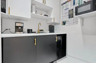 Thriving Nail Salon and Spa with Loyal Clientele