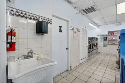 Established Coin Laundry with Strong Commercial Accounts
