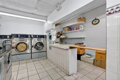 Established Coin Laundry with Strong Commercial Accounts
