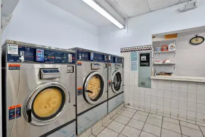 Established Coin Laundry with Strong Commercial Accounts