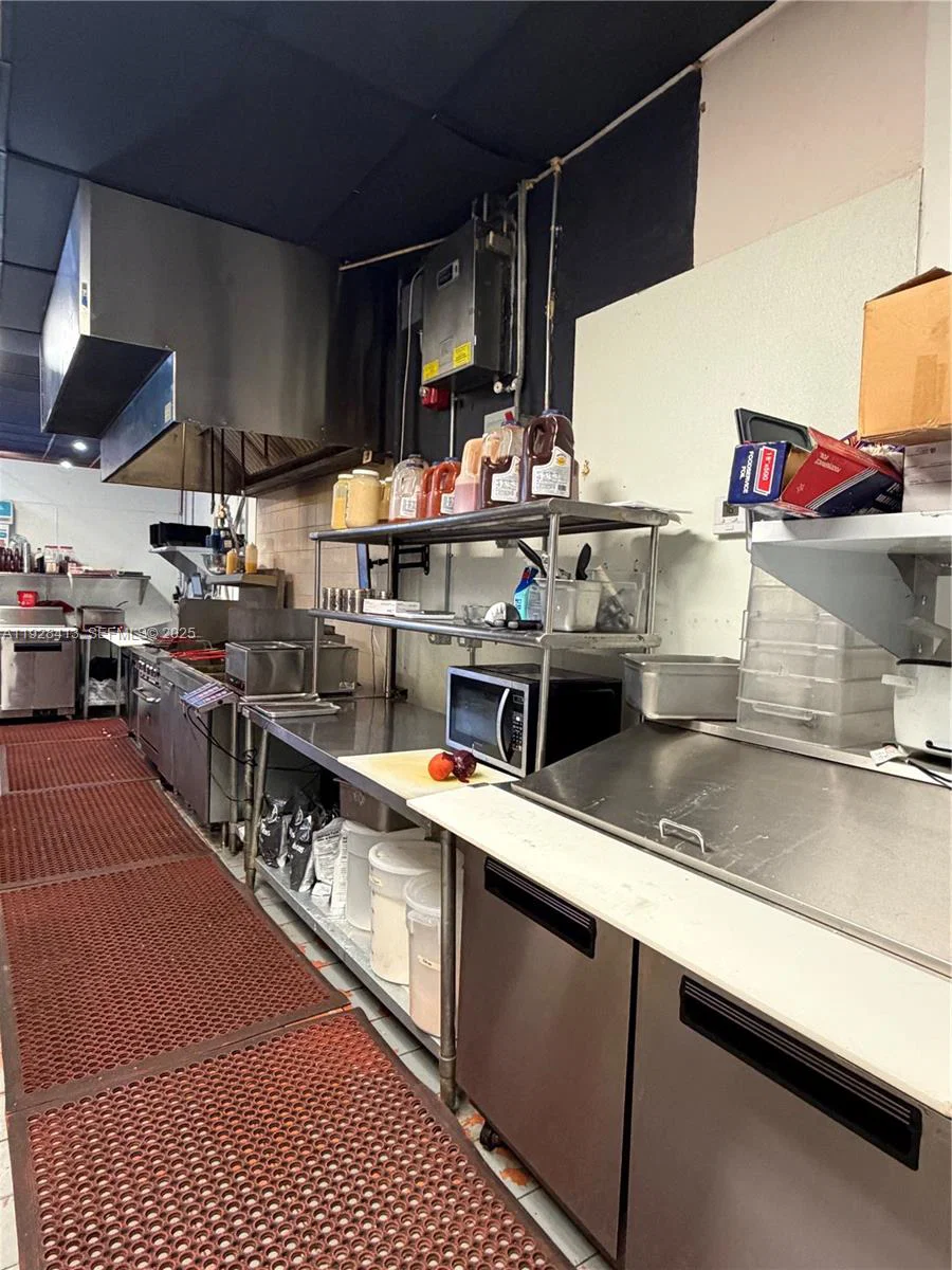 Turnkey Restaurant with Prime Boynton Beach Location