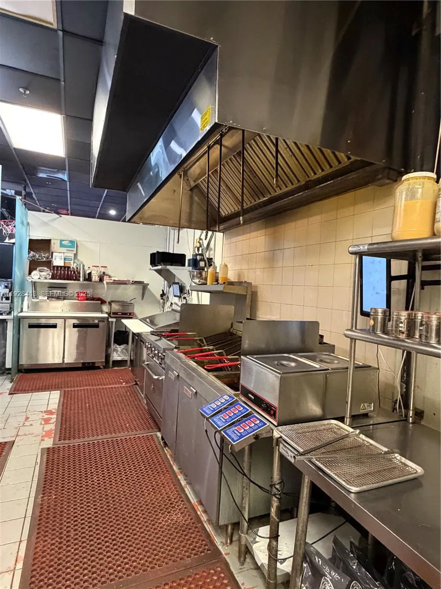 Turnkey Restaurant with Prime Boynton Beach Location