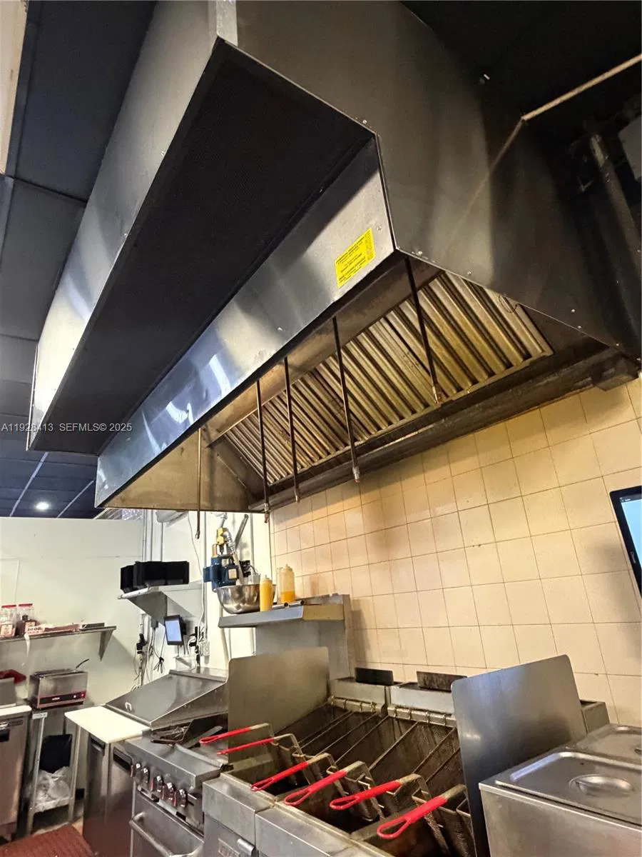 Turnkey Restaurant with Prime Boynton Beach Location