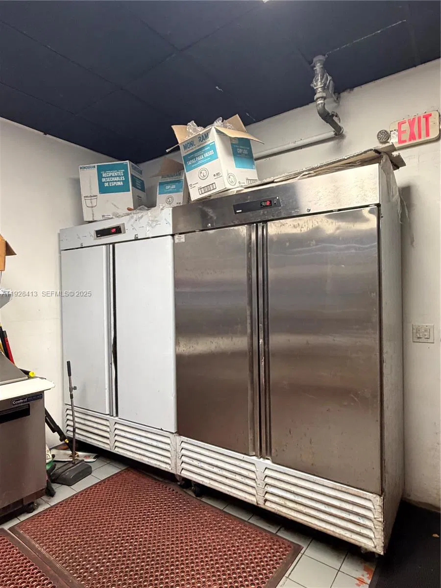 Turnkey Restaurant with Prime Boynton Beach Location