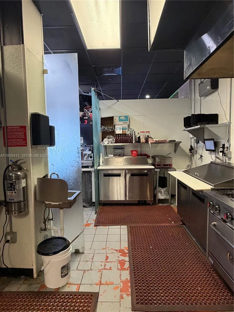 Turnkey Restaurant with Prime Boynton Beach Location