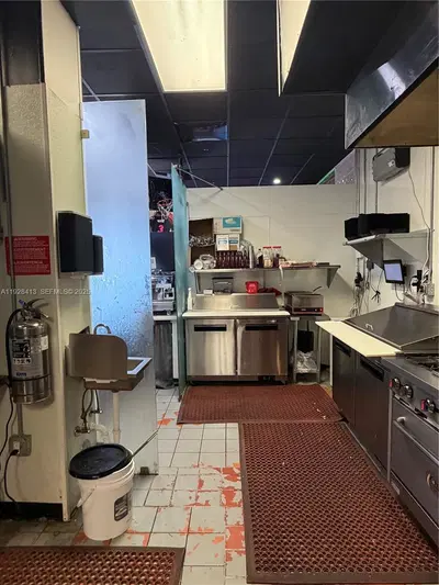 Turnkey Restaurant with Prime Boynton Beach Location