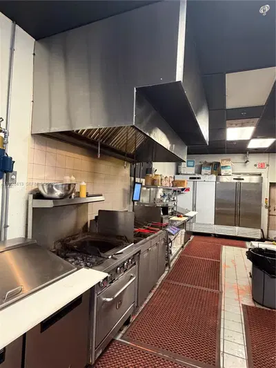 Turnkey Restaurant with Prime Boynton Beach Location