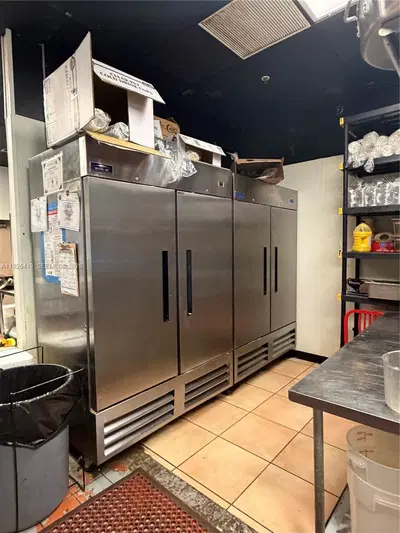 Turnkey Restaurant with Prime Boynton Beach Location