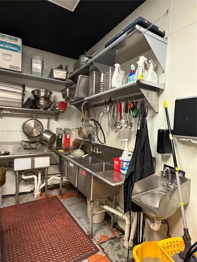 Turnkey Restaurant with Prime Boynton Beach Location