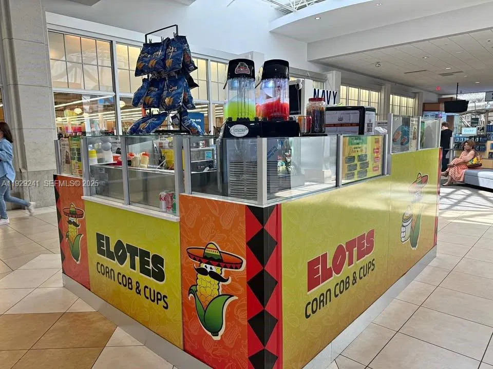 Turnkey Food Kiosk with Prime Mall Location