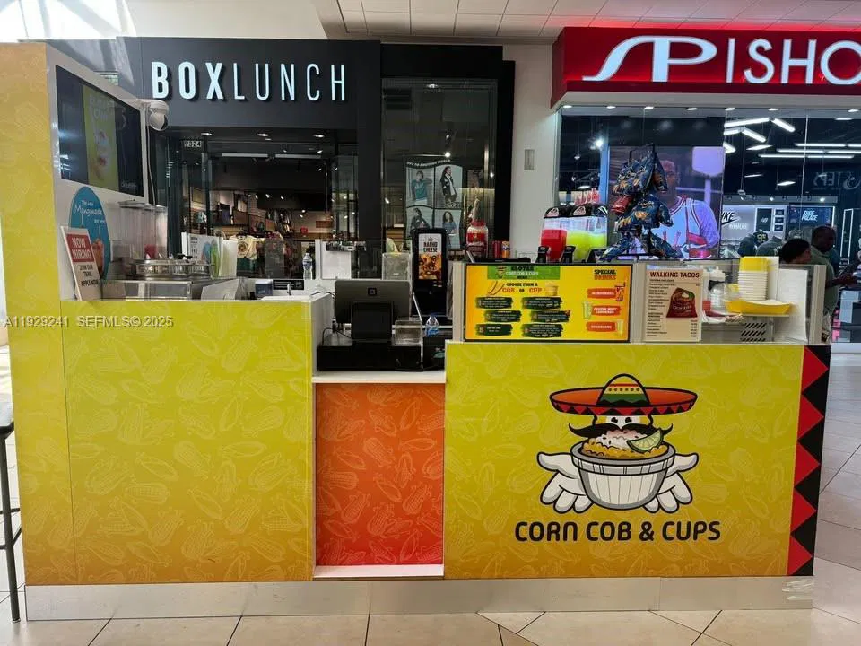 Turnkey Food Kiosk with Prime Mall Location