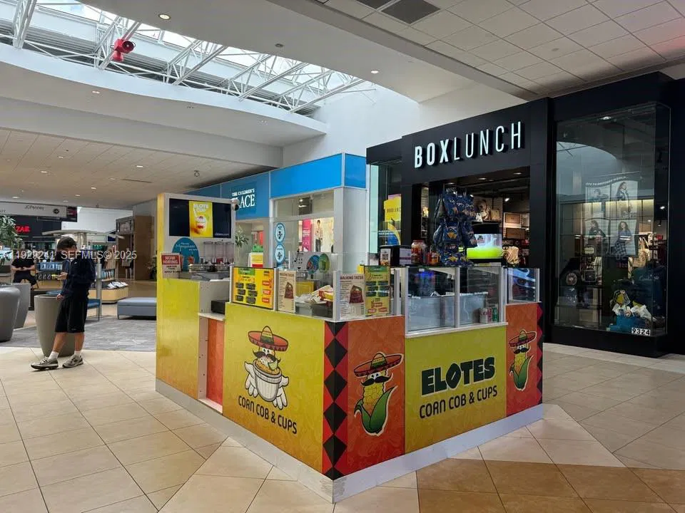 Turnkey Food Kiosk with Prime Mall Location