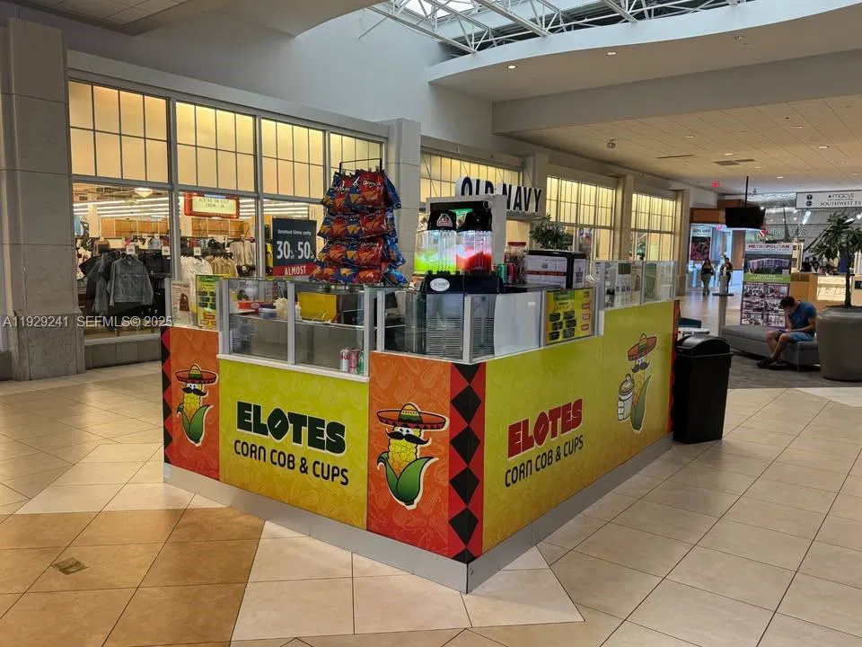 Turnkey Food Kiosk with Prime Mall Location