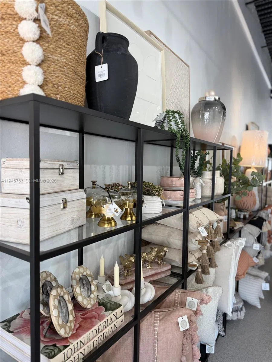 Turnkey Home Goods Boutique with Excellent Visibility
