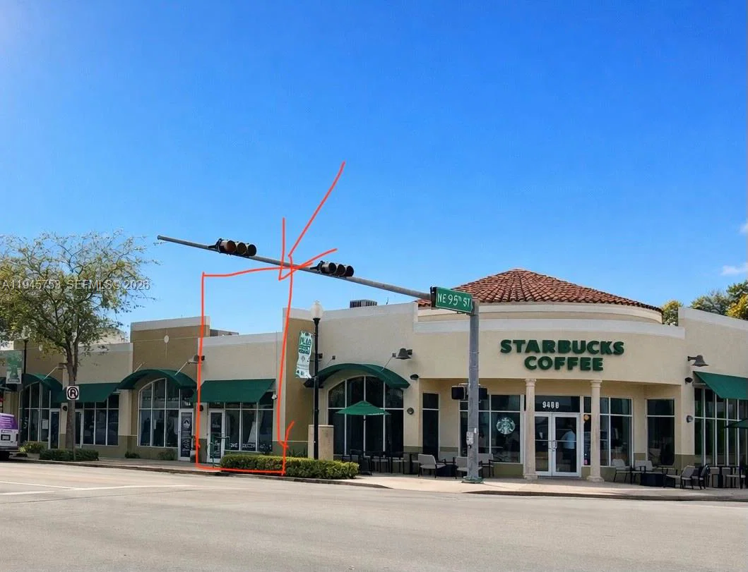 Turnkey Home Goods Boutique with Excellent Visibility