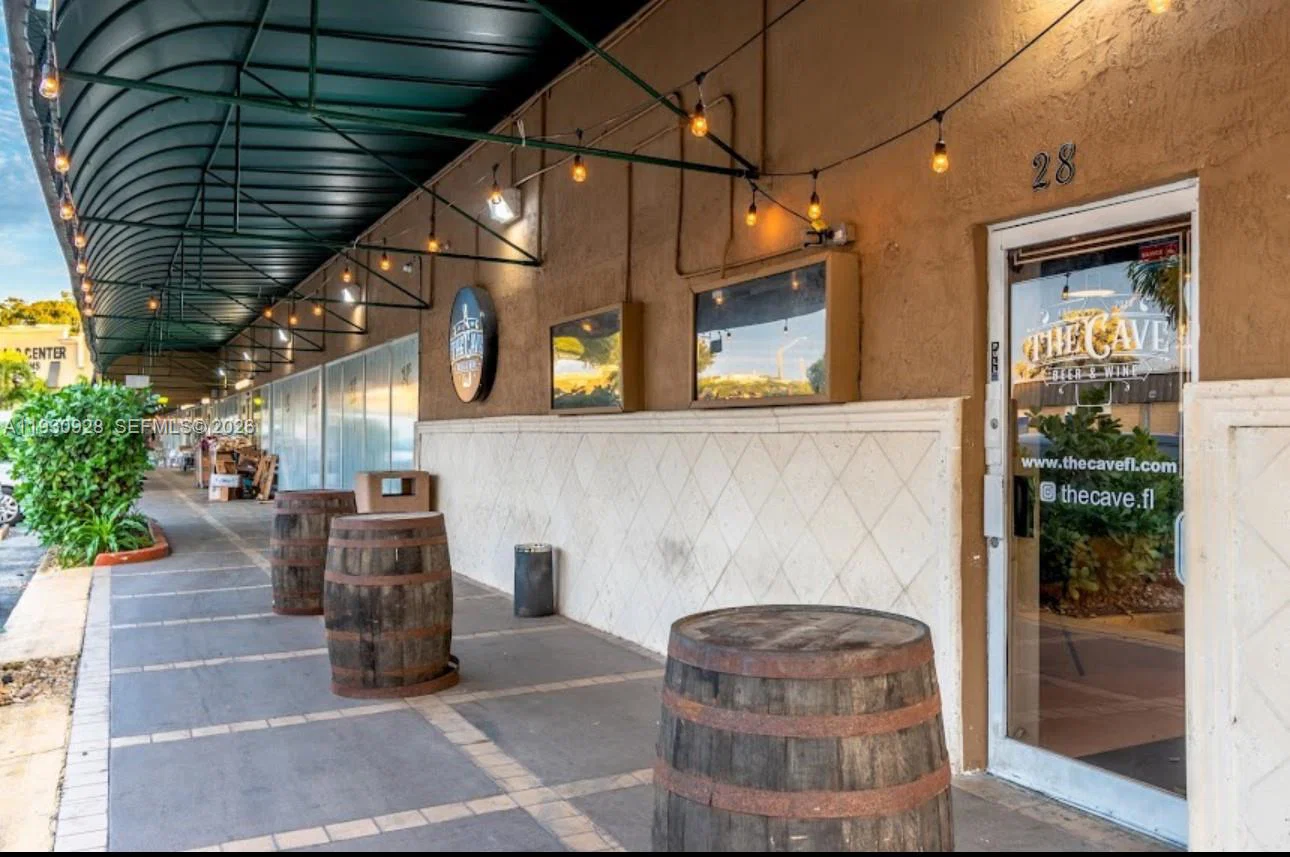 Vibrant Restaurant and Lounge with Entertainment Stage and Liquor License