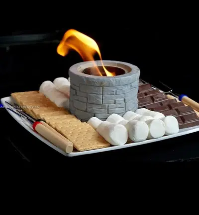 Vibrant Restaurant and Lounge with Entertainment Stage and Liquor License