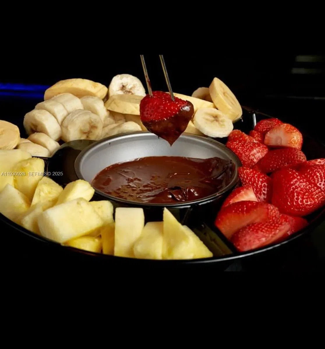 Vibrant Restaurant and Lounge with Entertainment Stage and Liquor License