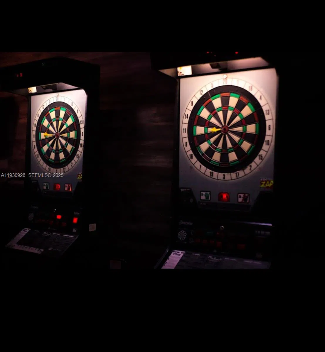 Vibrant Restaurant and Lounge with Entertainment Stage and Liquor License