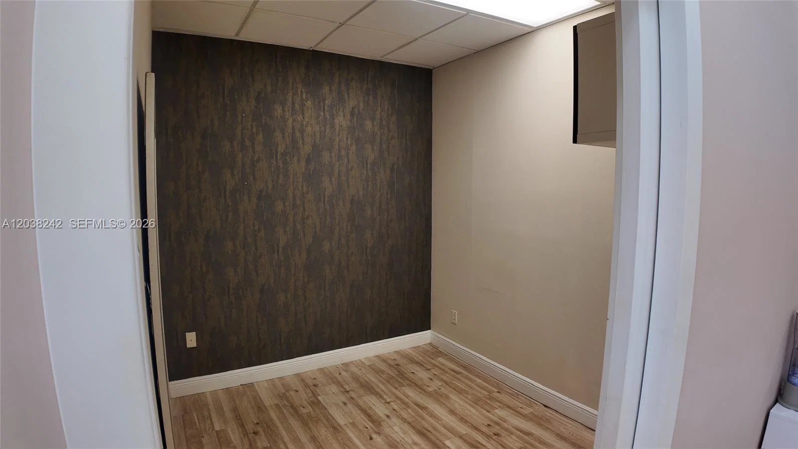 Turnkey Beauty Studio Assets with Active Licenses and Lease