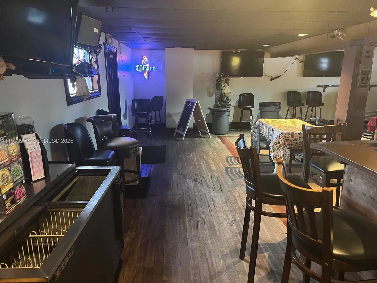Established Bar and Restaurant with a Highly Sought After 4COP Liquor License