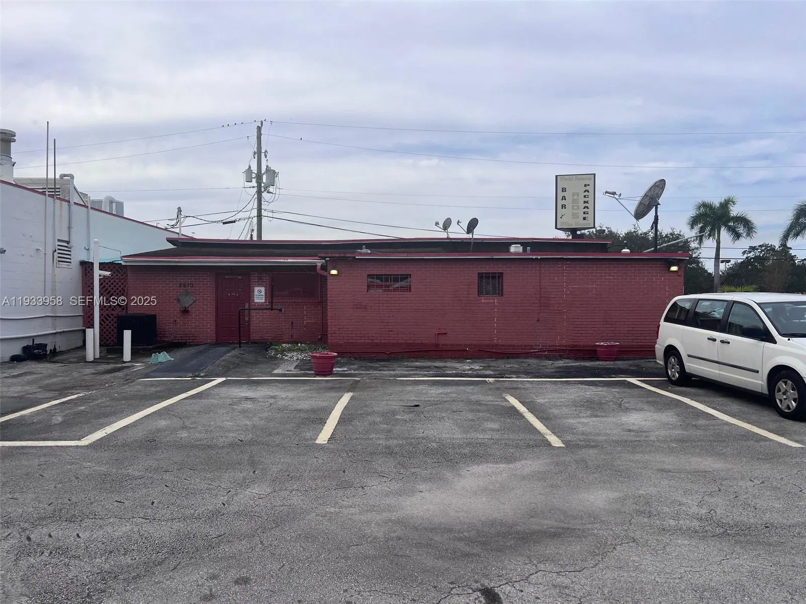 Established Bar and Restaurant with a Highly Sought After 4COP Liquor License