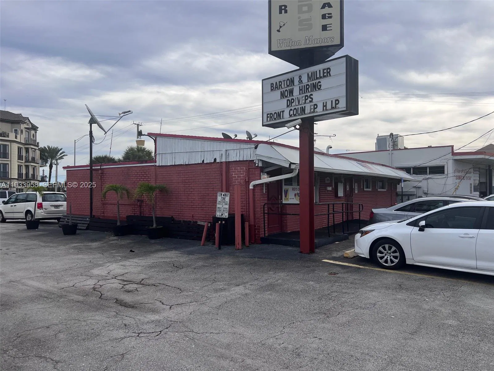 Established Bar and Restaurant with a Highly Sought After 4COP Liquor License