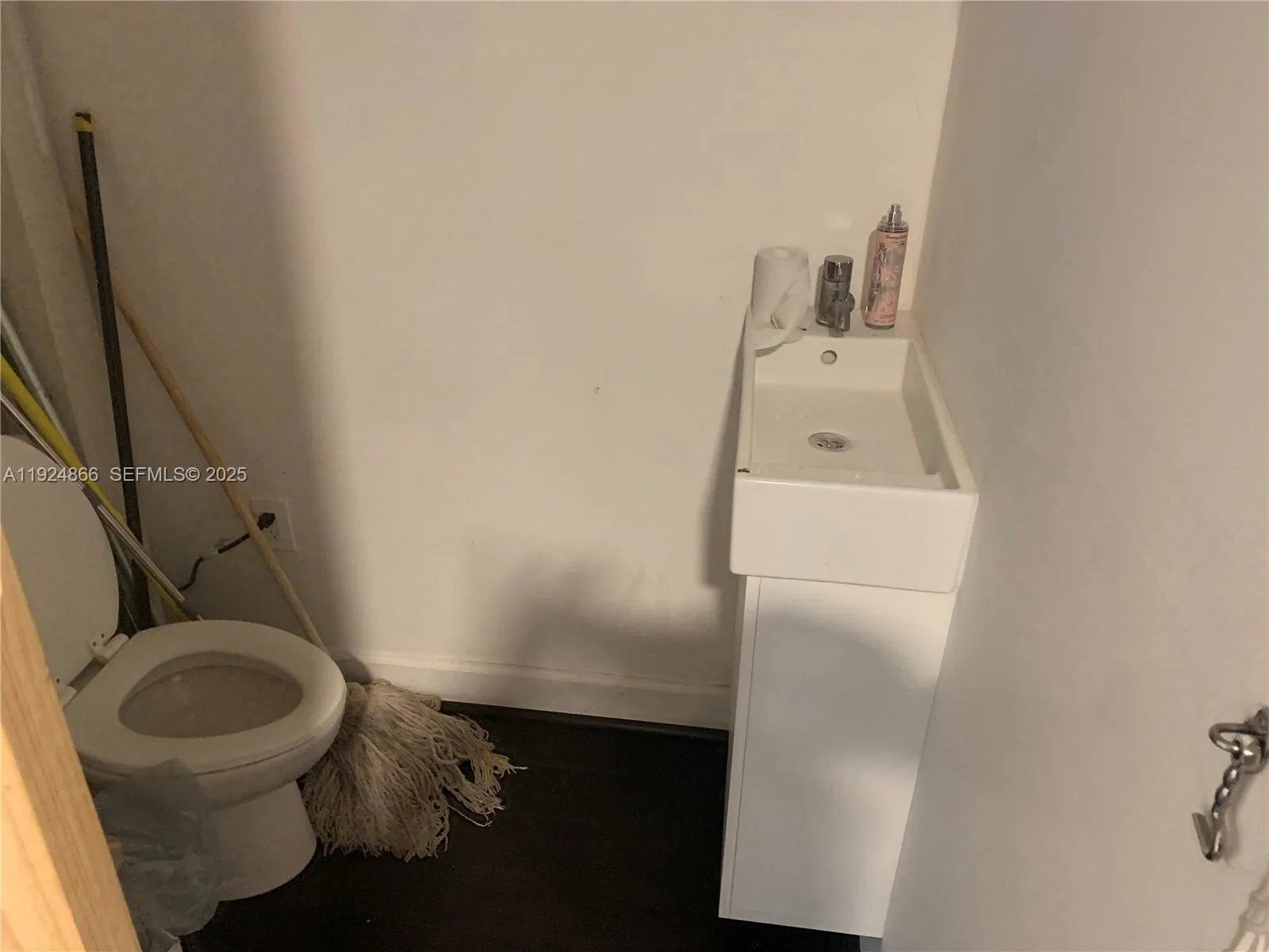 Unique Garden Cafe Opportunity with Retail Beer and Wine License