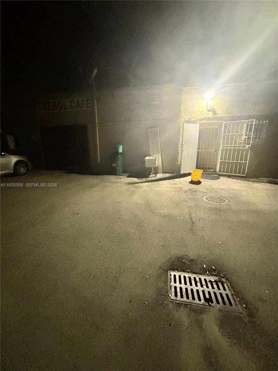 Turnkey Bar and Restaurant with Ample Parking