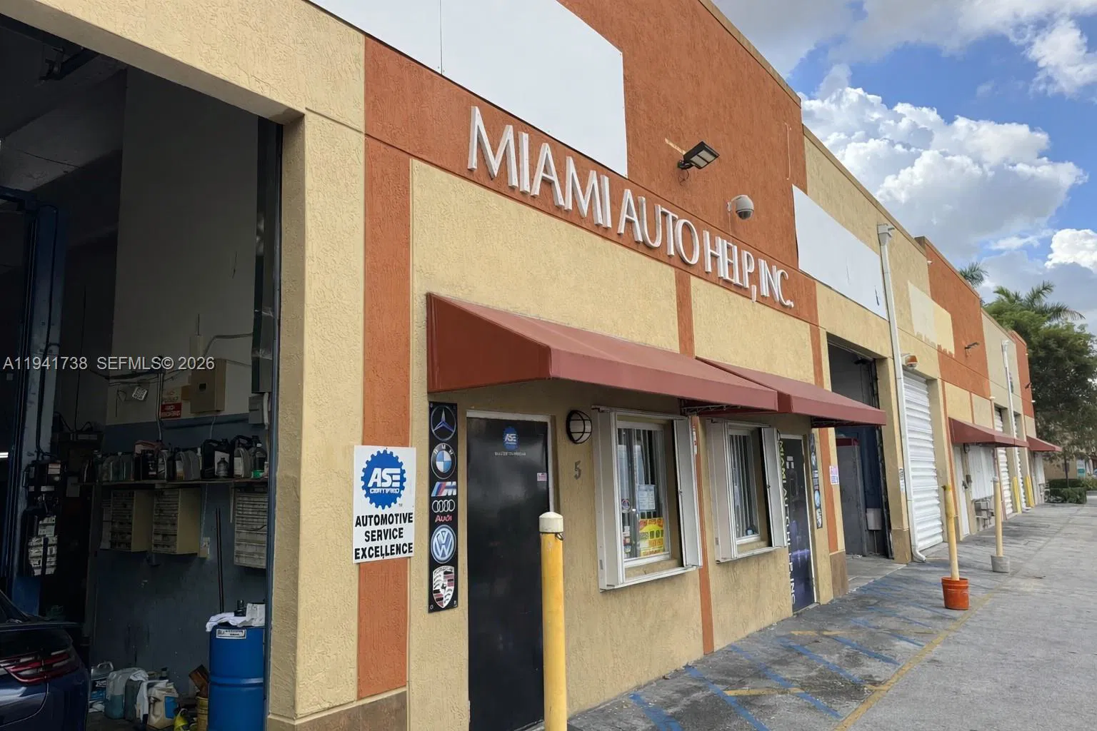 Established Luxury Automotive Repair with Loyal Clientele