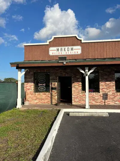 Niche Retro Furniture Retailer with Growth Potential