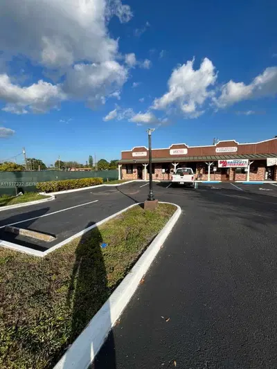 Niche Retro Furniture Retailer with Growth Potential