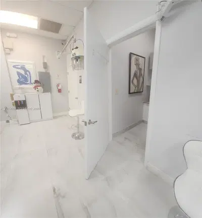 Established Beauty Salon with Loyal Clientele