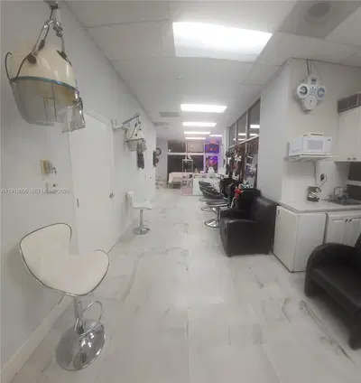 Established Beauty Salon with Loyal Clientele