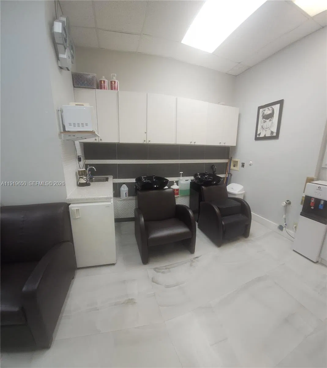 Established Beauty Salon with Loyal Clientele