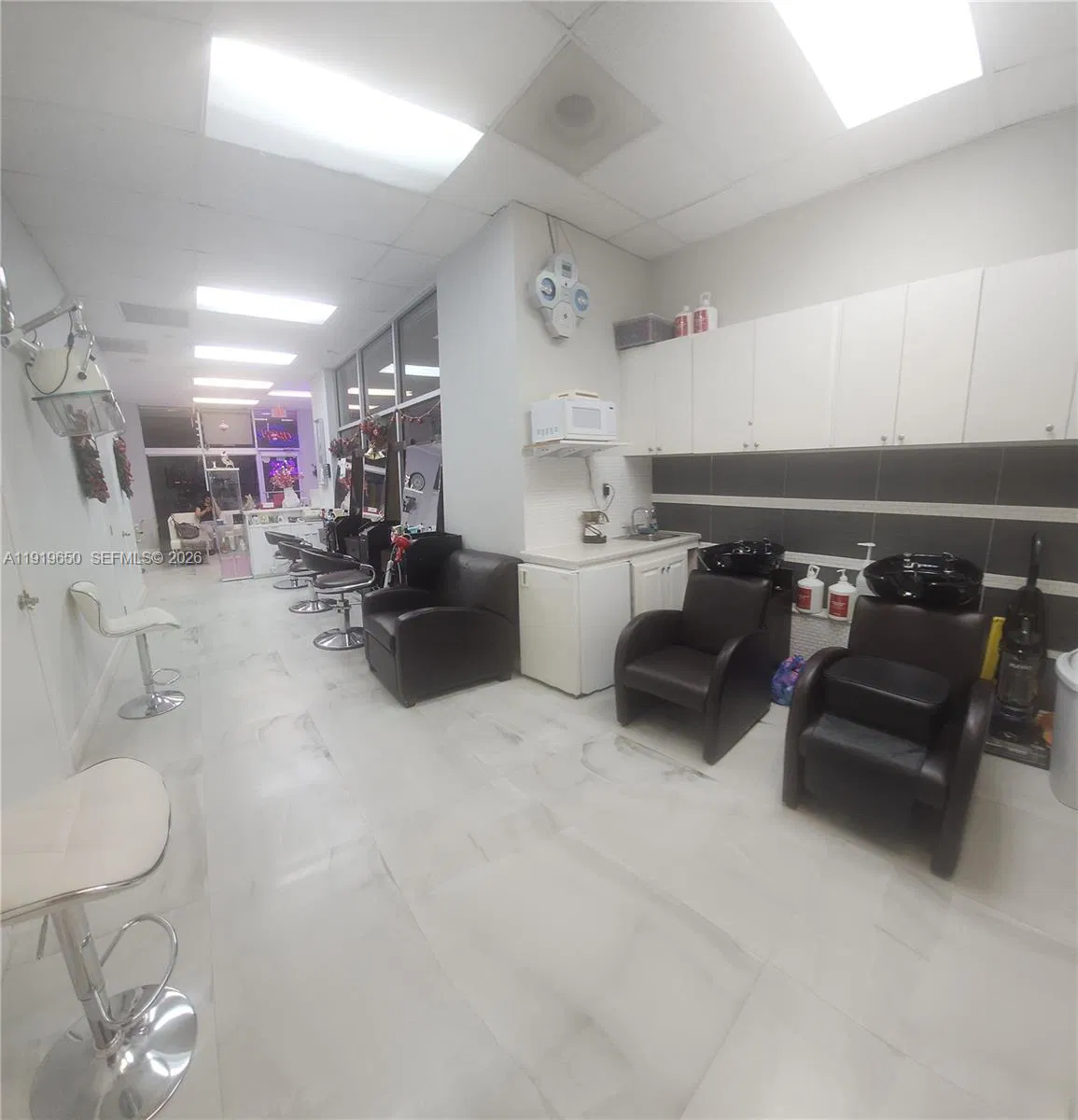 Established Beauty Salon with Loyal Clientele