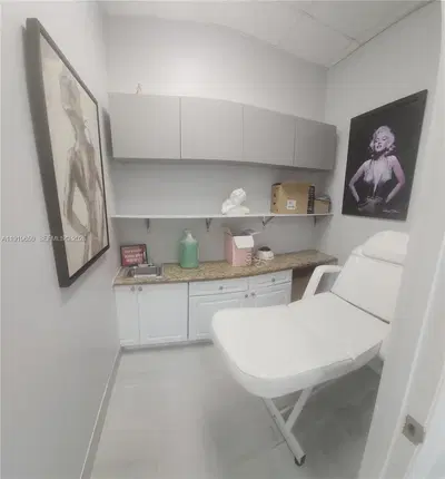 Established Beauty Salon with Loyal Clientele