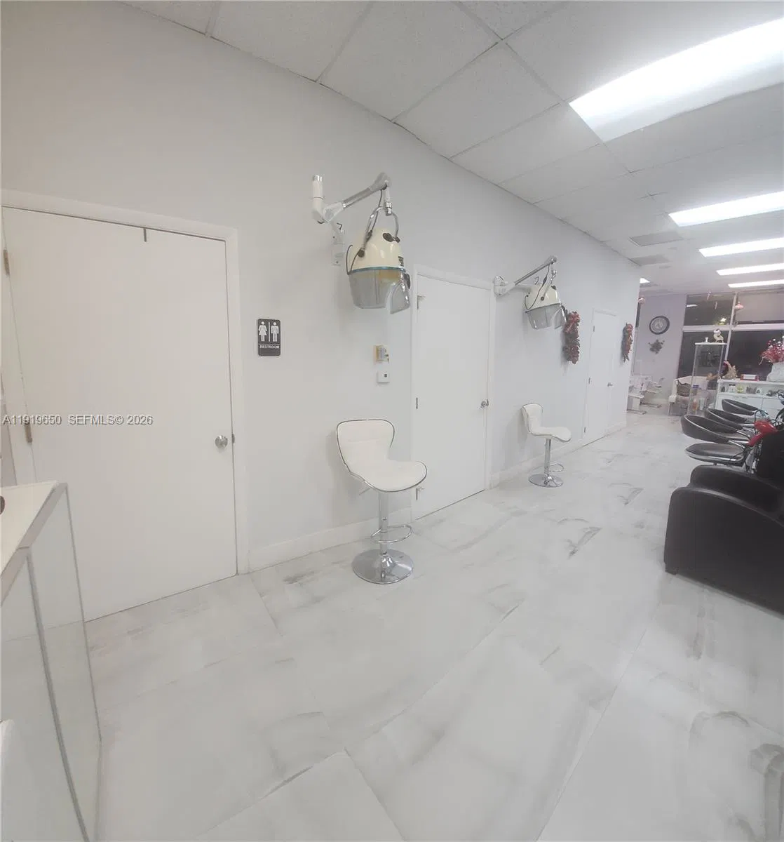 Established Beauty Salon with Loyal Clientele