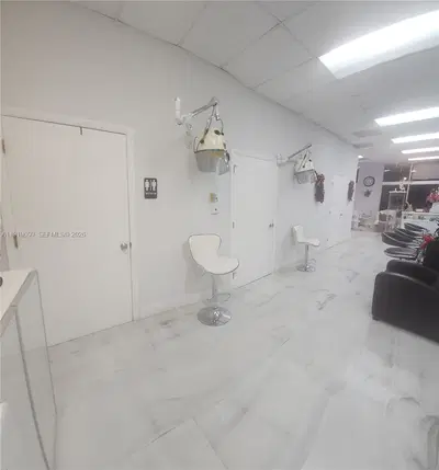 Established Beauty Salon with Loyal Clientele