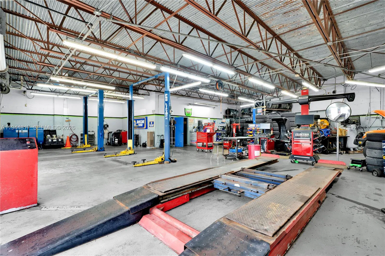 Established Automotive Repair Shop with Loyal Clientele