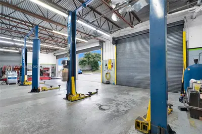 Established Automotive Repair Shop with Loyal Clientele