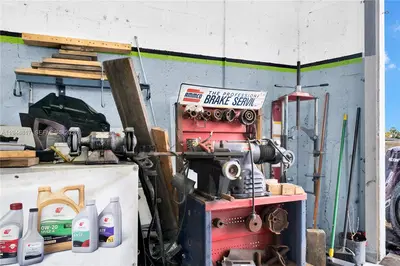 Established Automotive Repair Shop with Loyal Clientele