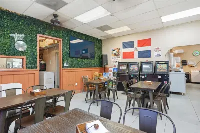 Established Cafe with Strategic Location