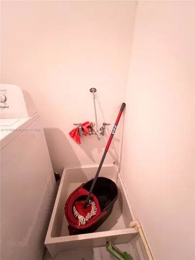 Established Nail Salon with Loyal Clientele