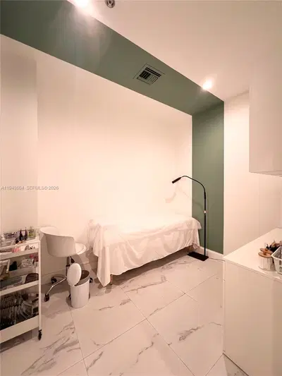 Established Nail Salon with Loyal Clientele