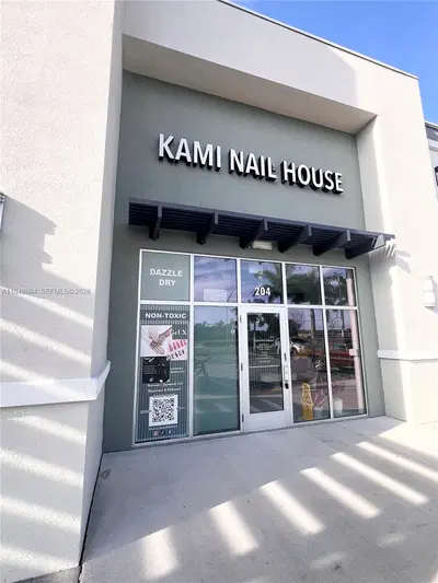 Established Nail Salon with Loyal Clientele