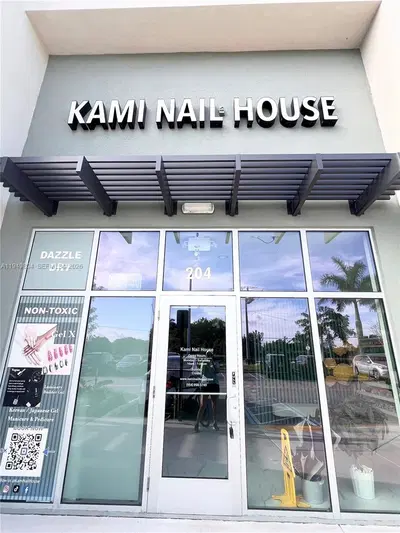 Established Nail Salon with Loyal Clientele