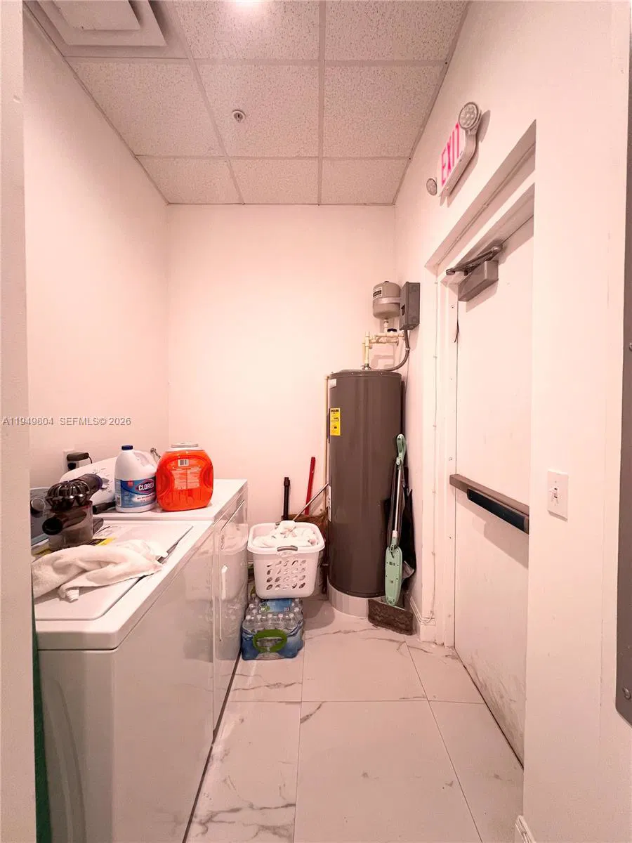 Established Nail Salon with Loyal Clientele